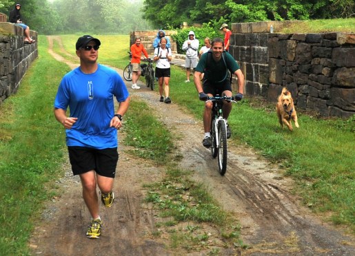 runners-on-trail-near-canal.jpg